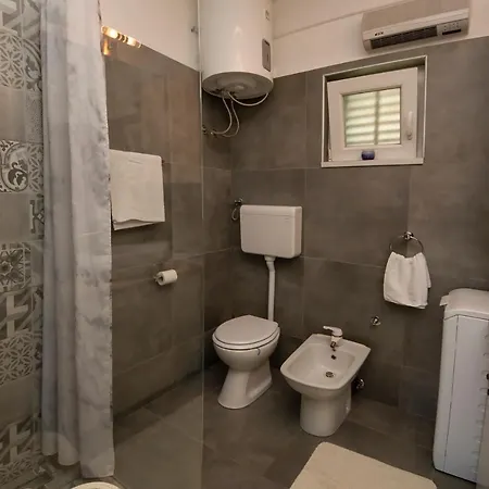 Velini Dvori Lozovac