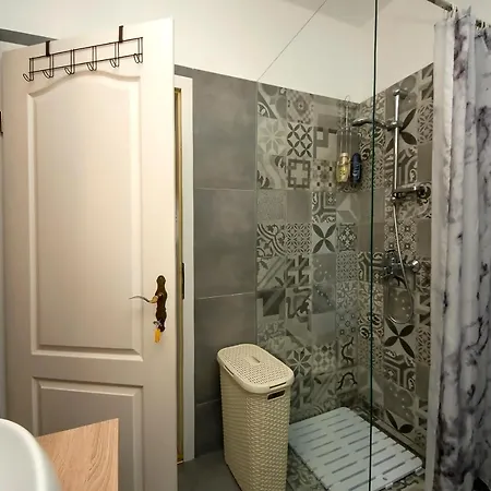 Velini Dvori Villa *