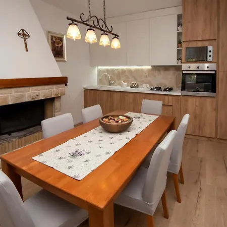 Velini Dvori Villa