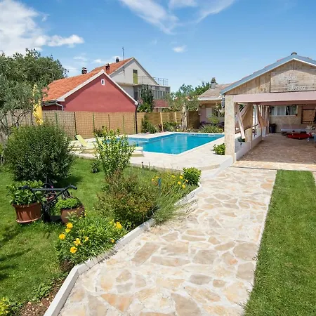 Velini Dvori Villa *
